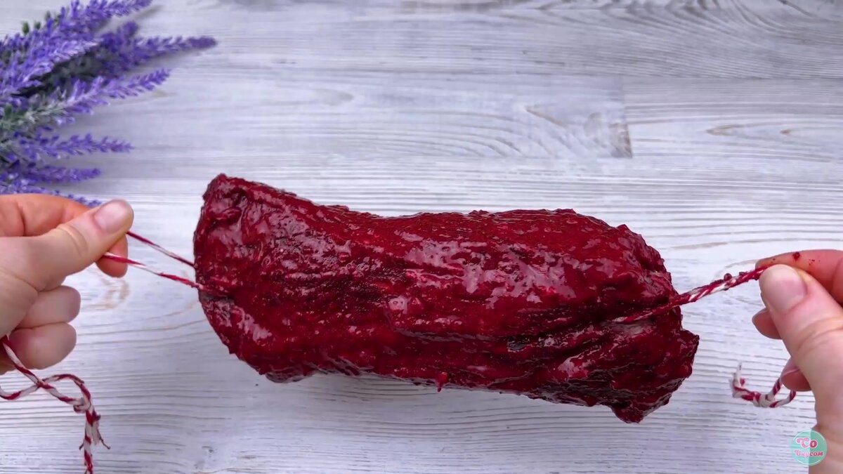 Ceafă de porc uscată în sare