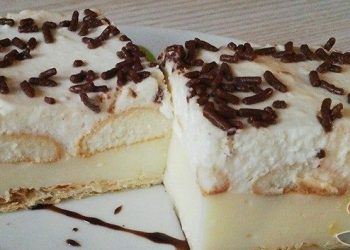 prajitura-piscoturi-crema-cu-iaurt