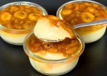 budinca de vanilie cu caramel si banane