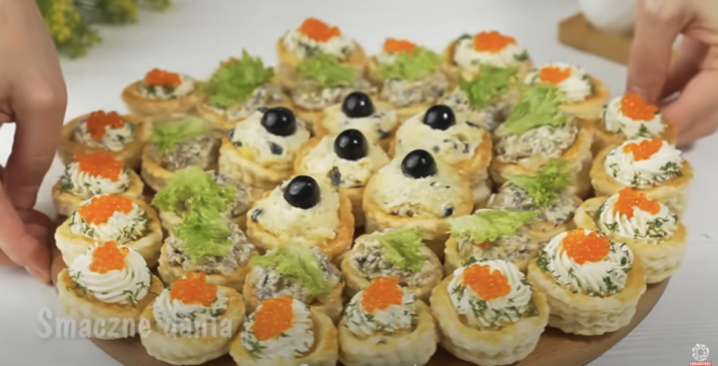 Coșulețe sărate și crocante din aluat foietaj cu trei umpluturi delicioase – aperitiv elegant pentru orice ocazie