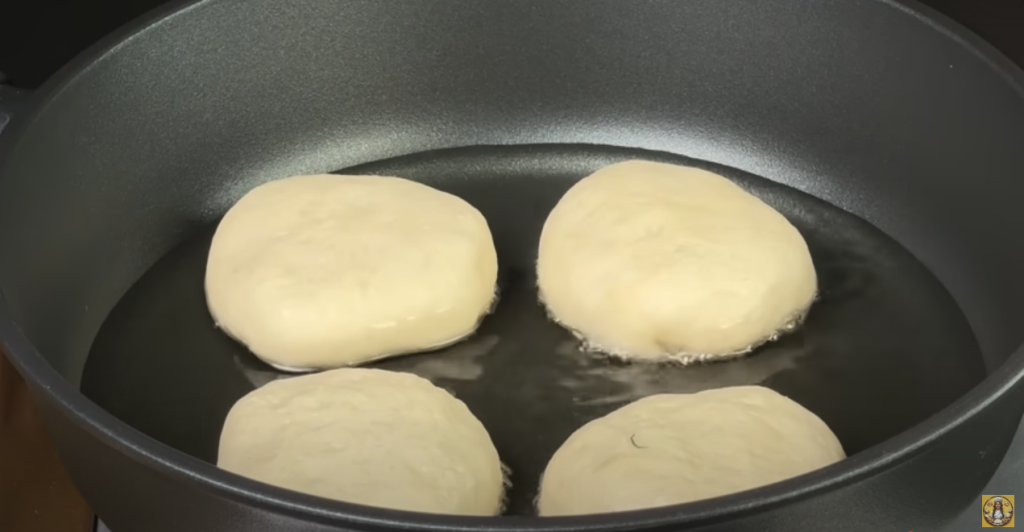 Gogosi umplute cu carne