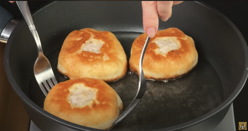 Gogosi umplute cu carne