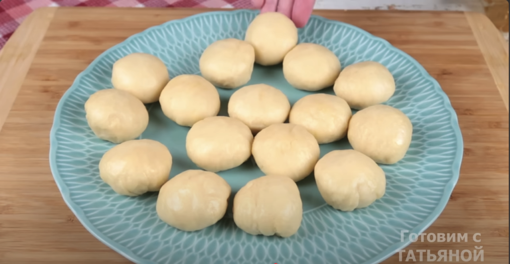 Melcișori cu iaurt cu aromă de vanilie și crustă caramelizată