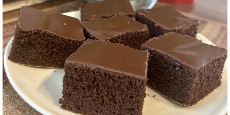 negresa delicioasa cu glazura de ciocolata
