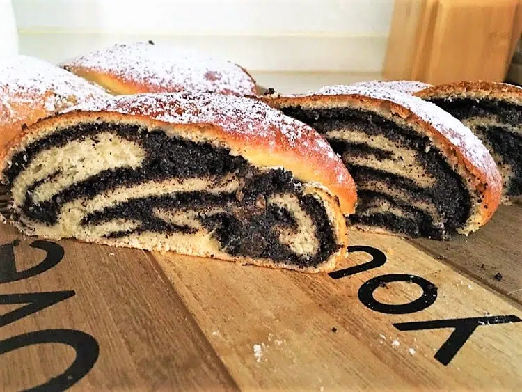 strudel pufos cu mac