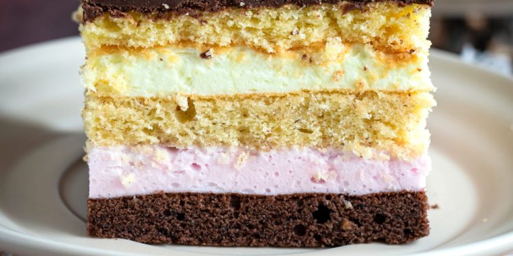 tort cu crema de lamaie cirese si ciocolata