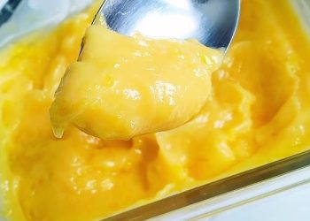 Cremă de ciocolată cremoasă și irezistibilă pentru prăjituri