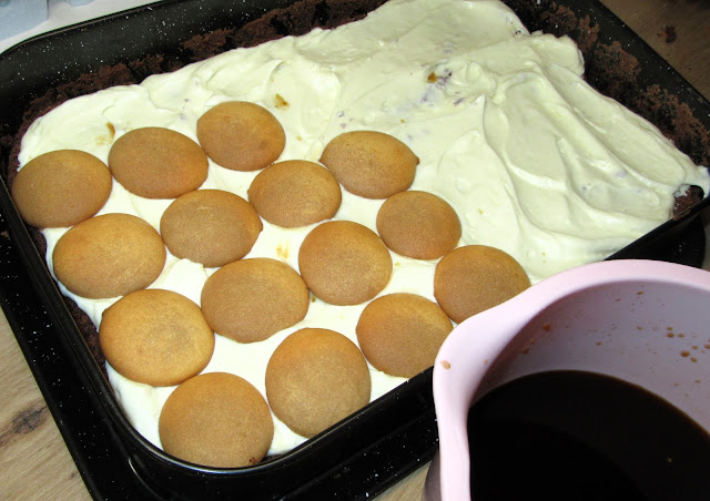 Prăjitură Latte Macchiato – Cu lapte și cafea, simplu (rețetă pentru o tavă mare)