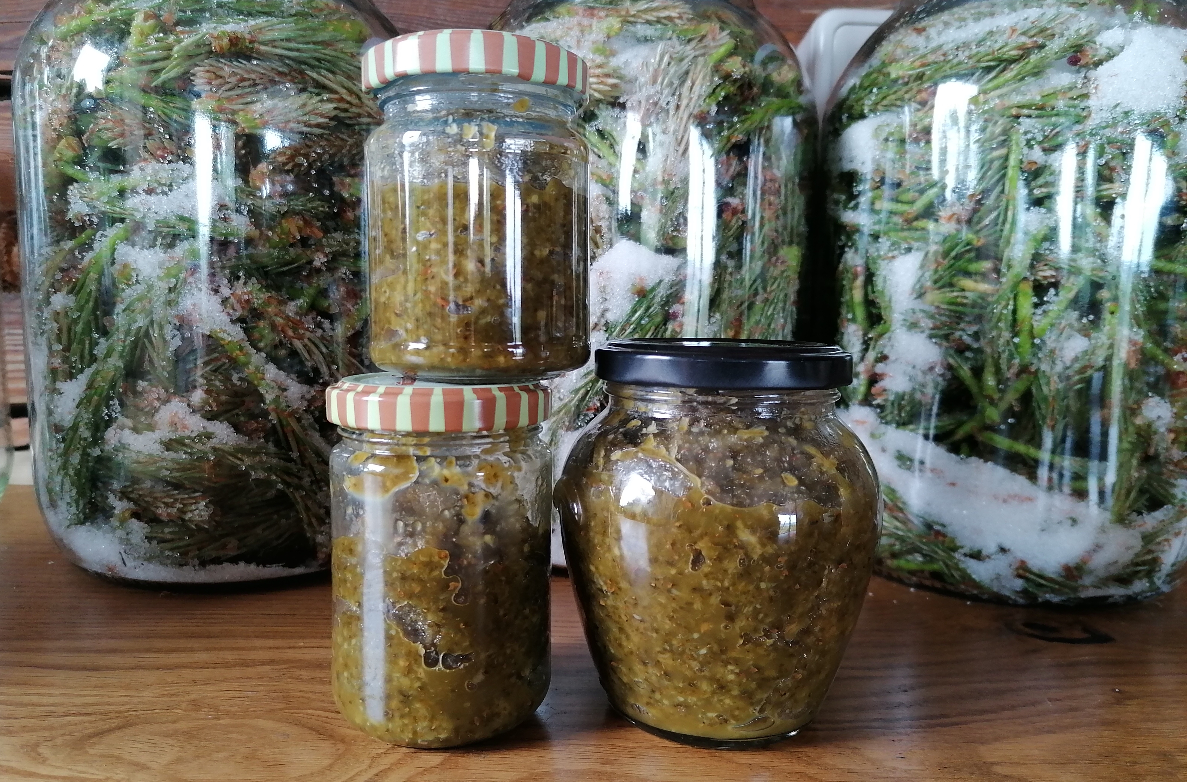 confitura din conuri