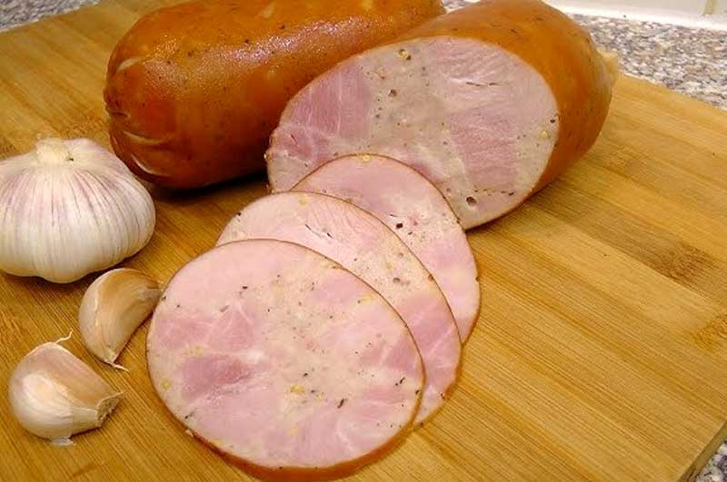 Carnati grosi din carne de pui