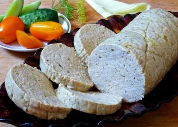 Carnati de pui fierti