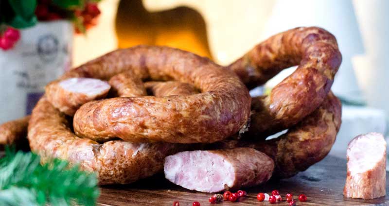 Carnati de casa cu slanina