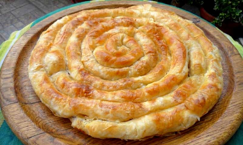 Placinta cu foi si branza